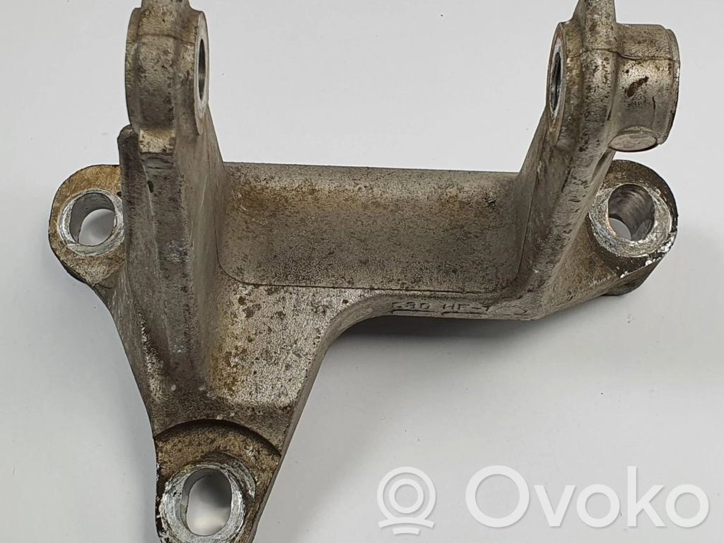 Engine mount bracket