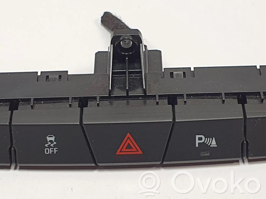Opel Insignia A Botón interruptor de luz de peligro 