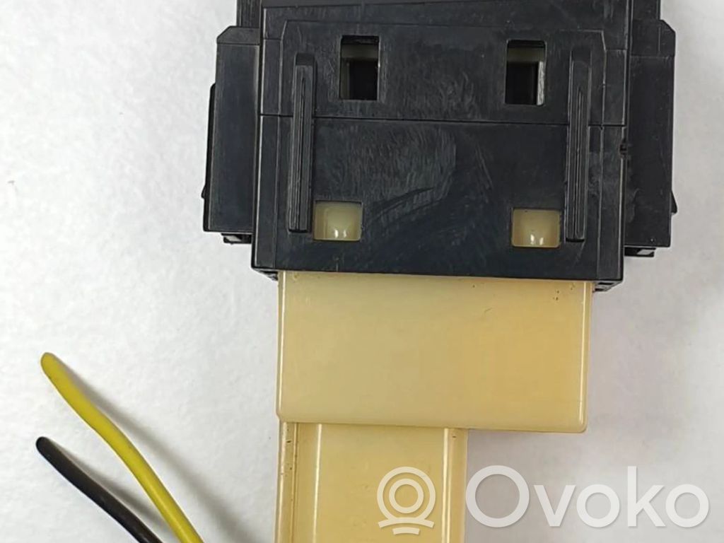 Tailgate opening switch   15A489