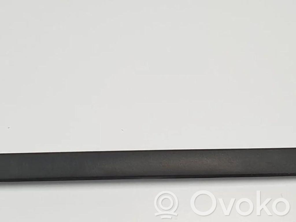 Chrysler PT Cruiser Front door windshield rail 