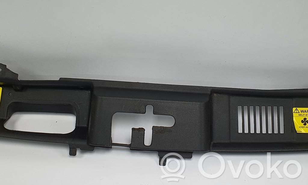 Ford Transit Rivestimento della modanatura della chiusura del vano motore/cofano 