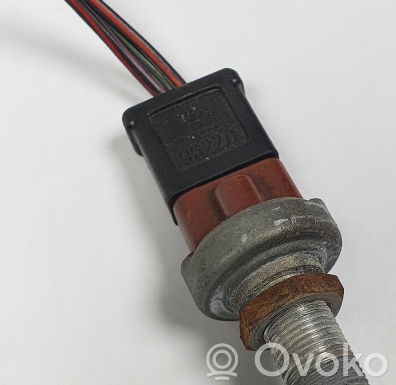 Mercedes-Benz COMPAKT W115 Interruttore del pedale del freno 