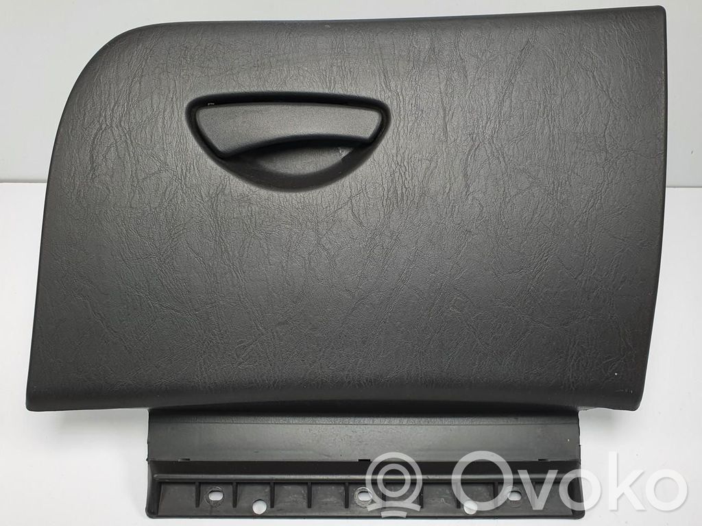 Mercedes-Benz E W210 Daiktadėžė 