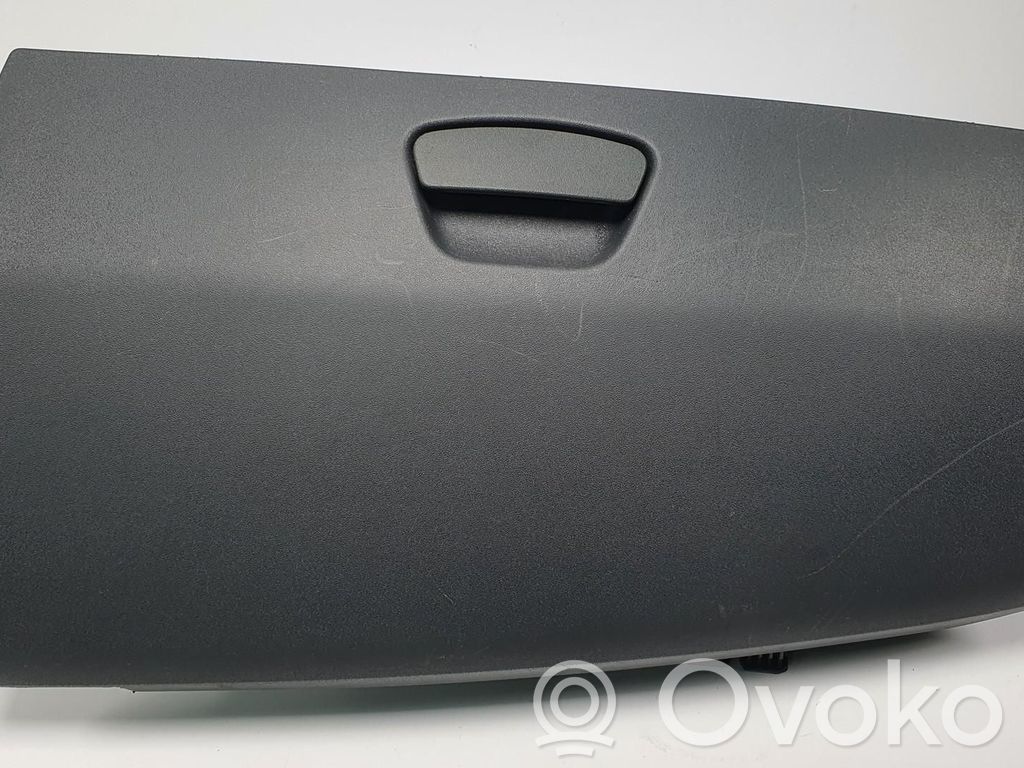 Volvo V50 Daiktadėžė 