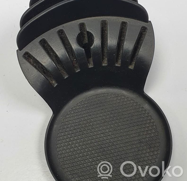 Volvo V50 Przedni uchwyt na kubek tunelu środkowego 