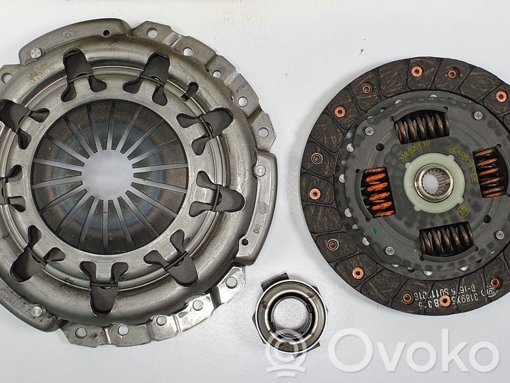 Toyota Aygo AB10 Kit d'embrayage