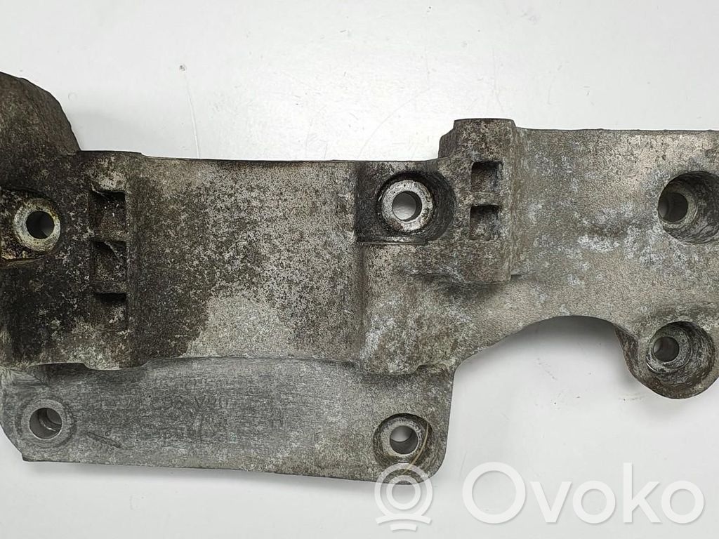 Volkswagen Golf IV Supporto del generatore/alternatore