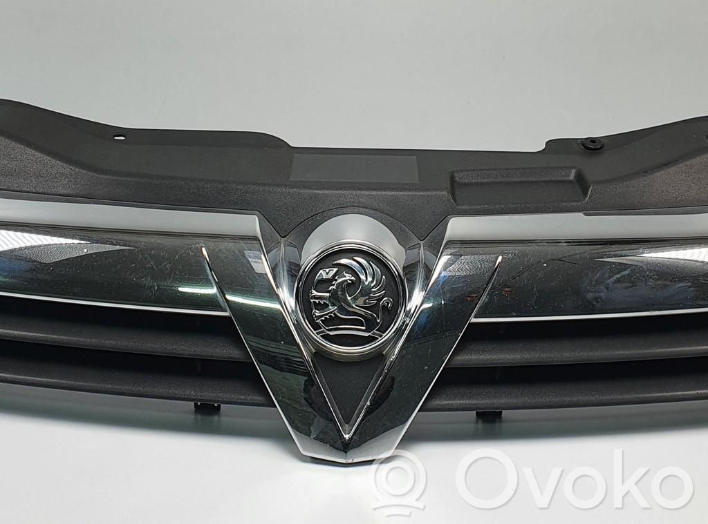 Opel Astra H Griglia superiore del radiatore paraurti anteriore 