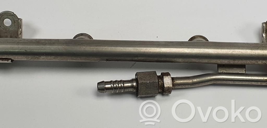 Audi A4 S4 B6 8E 8H Rampă alimentare injectoare 