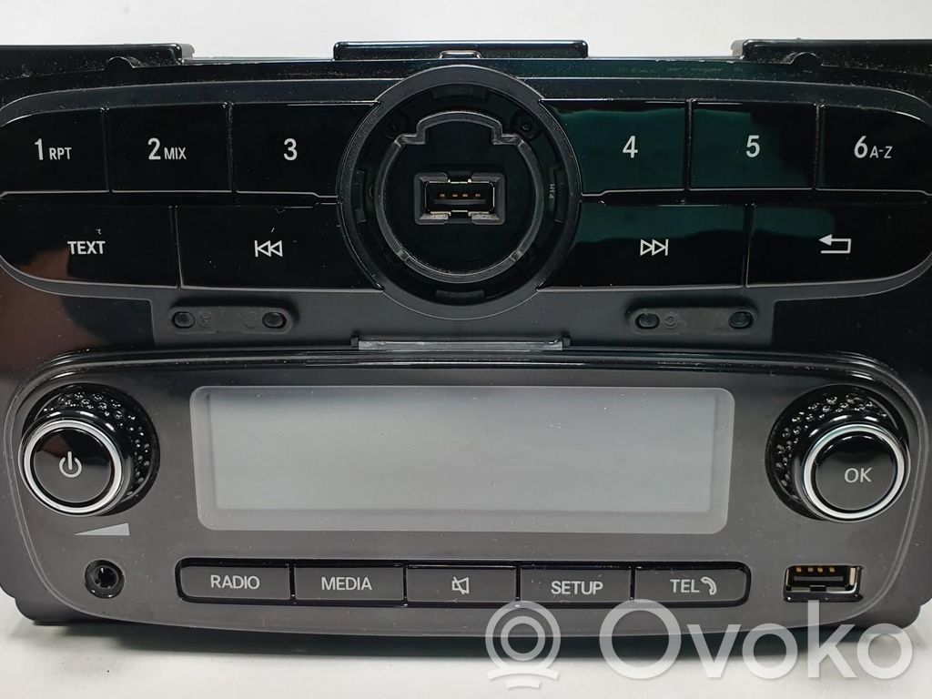 Smart ForFour II W453 Panel / Radioodtwarzacz CD/DVD/GPS 