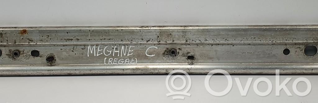 Renault Megane III Traverse inférieur support de radiateur