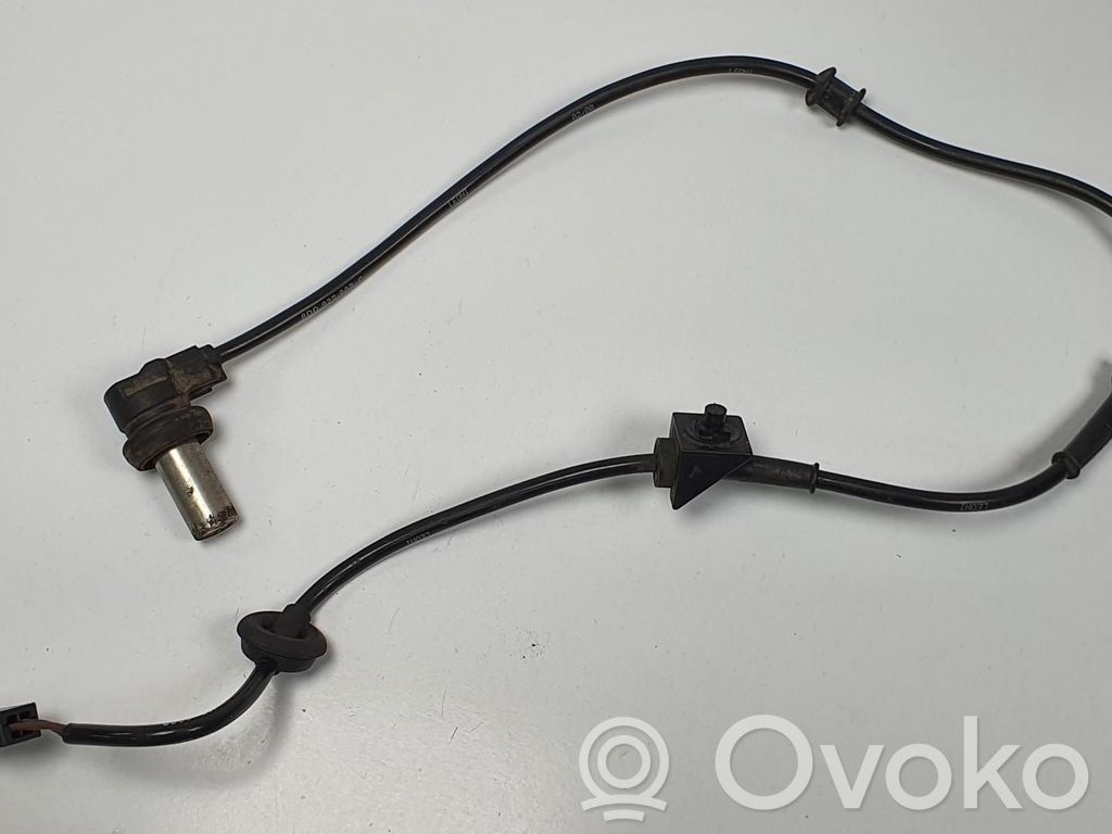 Audi A4 S4 B5 8D ABS-jarru pyörän nopeusanturi 