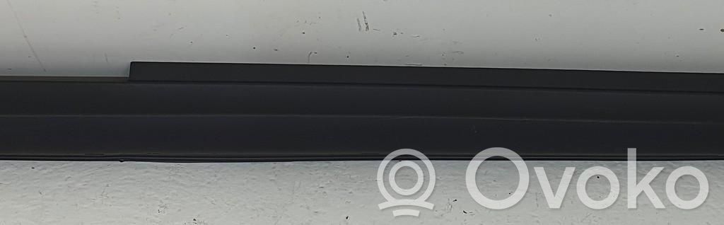 Mercedes-Benz A W169 Moldura protectora del borde delantero