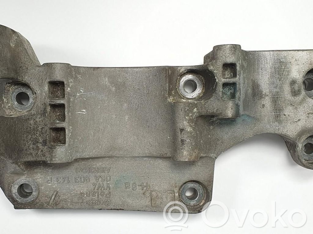 Volkswagen Golf IV Mocowanie alternatora 