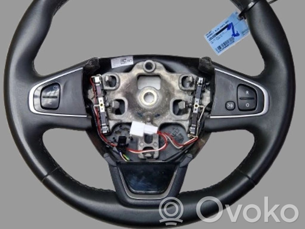 Renault Clio IV Lenkrad 