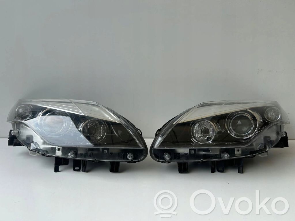 Renault Laguna III Lampy przednie / Komplet 