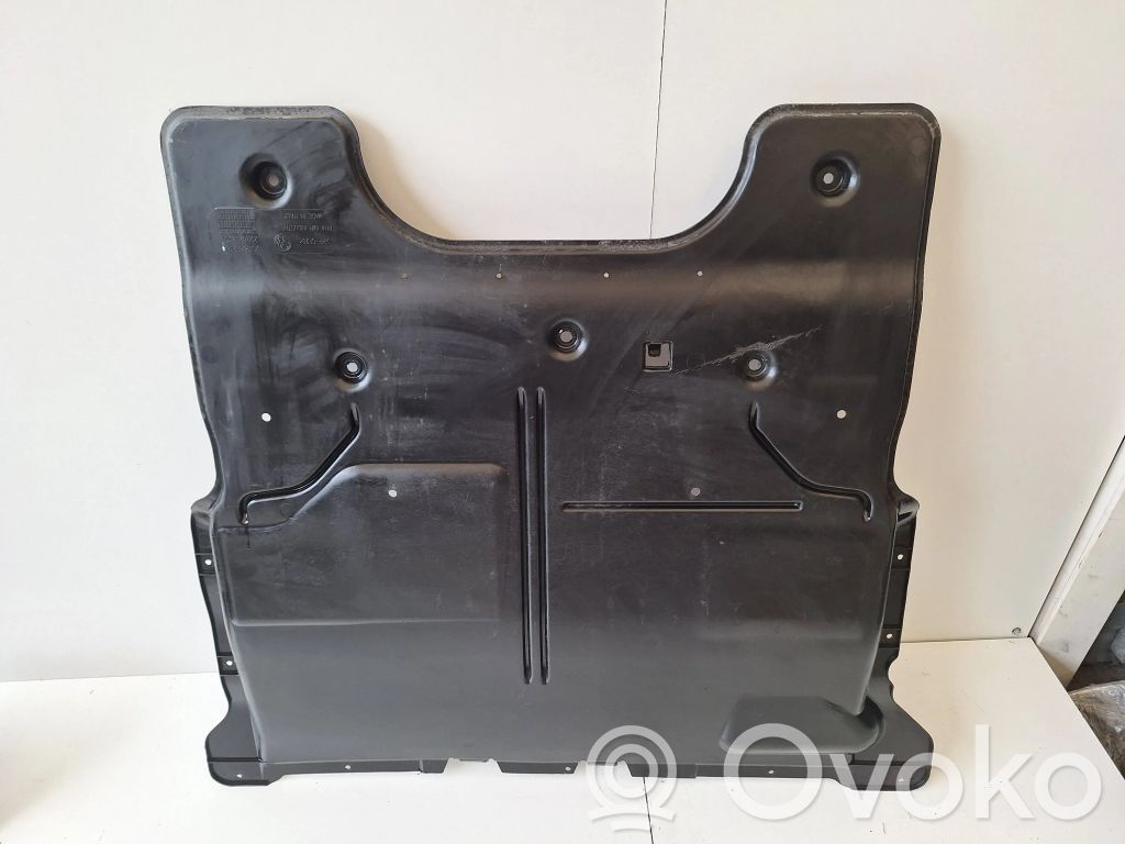 Volkswagen Golf VI Engine splash shield/under tray 
