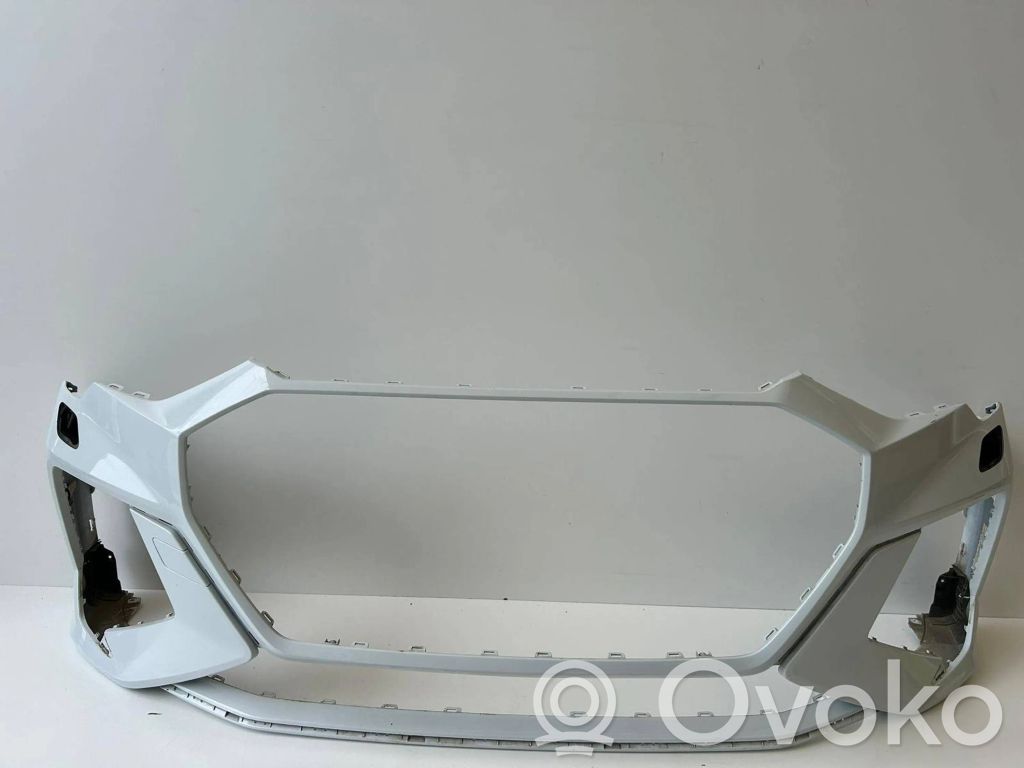 Audi RS Q3 Parachoques delantero 
