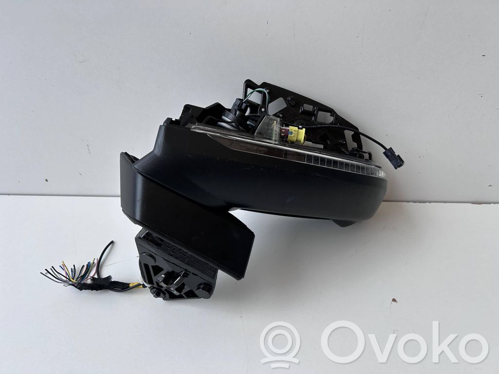 Audi Q7 4M Front door electric wing mirror 