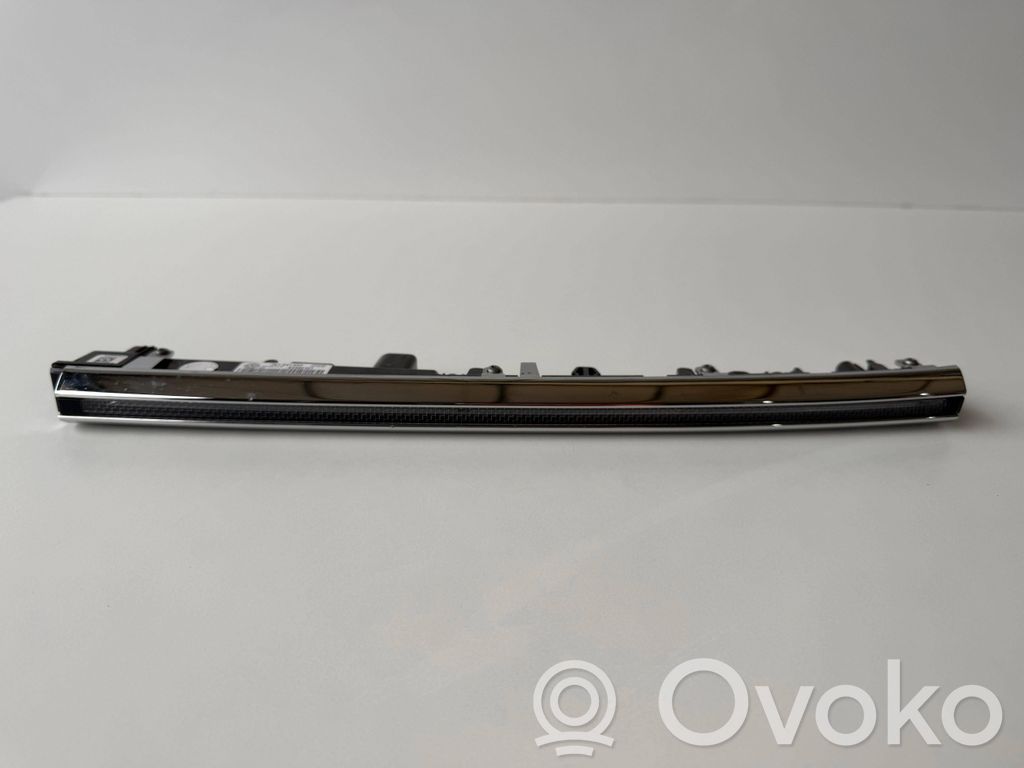 Volkswagen Touareg III Lampa przednia 