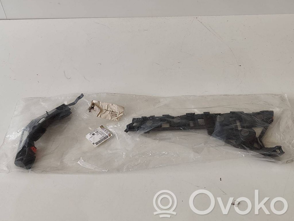 Opel Astra J Staffa angolare del supporto di montaggio del paraurti 