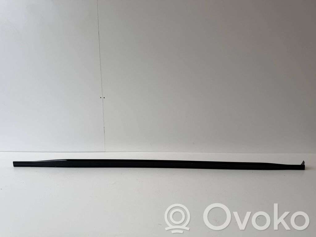 Volkswagen Golf VIII Próg 