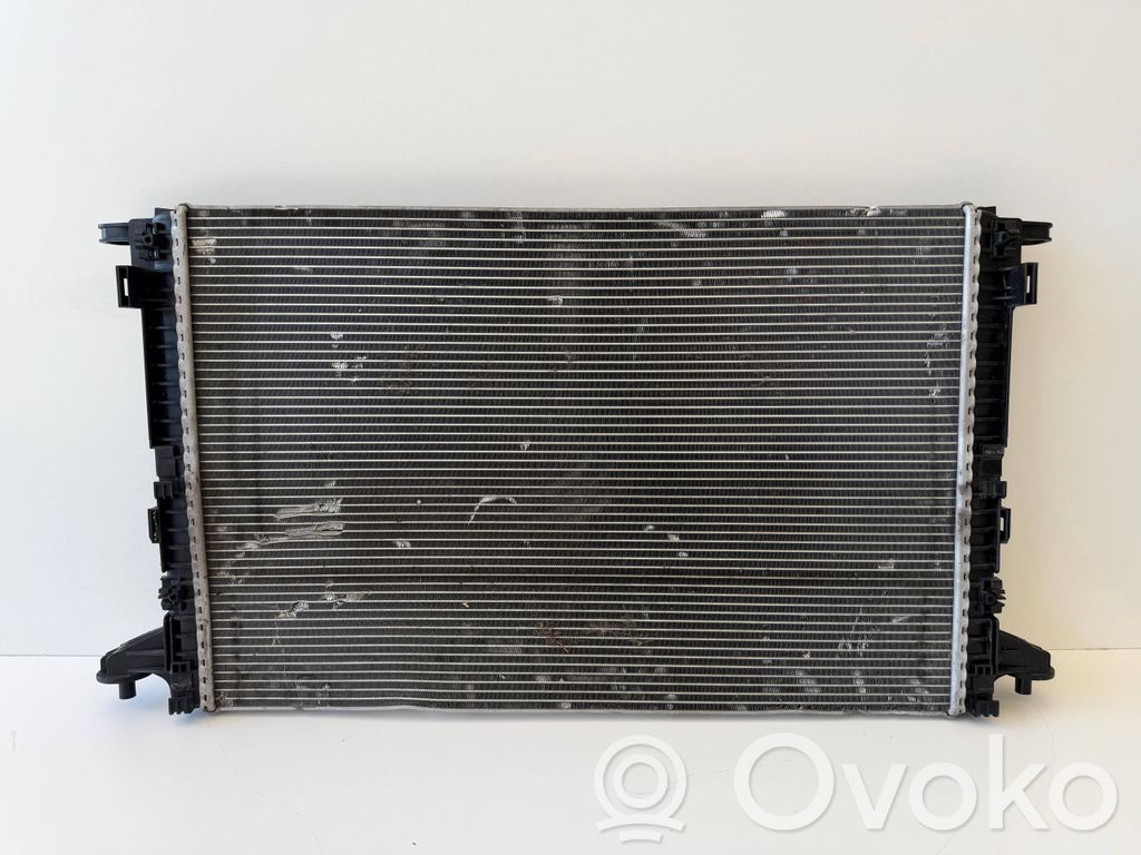 Audi A4 S4 B9 8W Radiateur de refroidissement 
