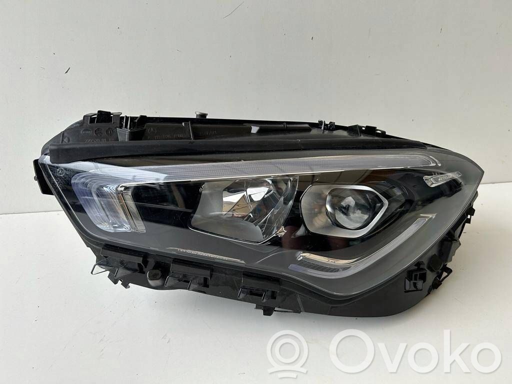 Mercedes-Benz CLA C118 X118 Far 