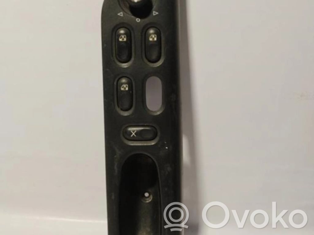 Renault Laguna I Electric window control switch 