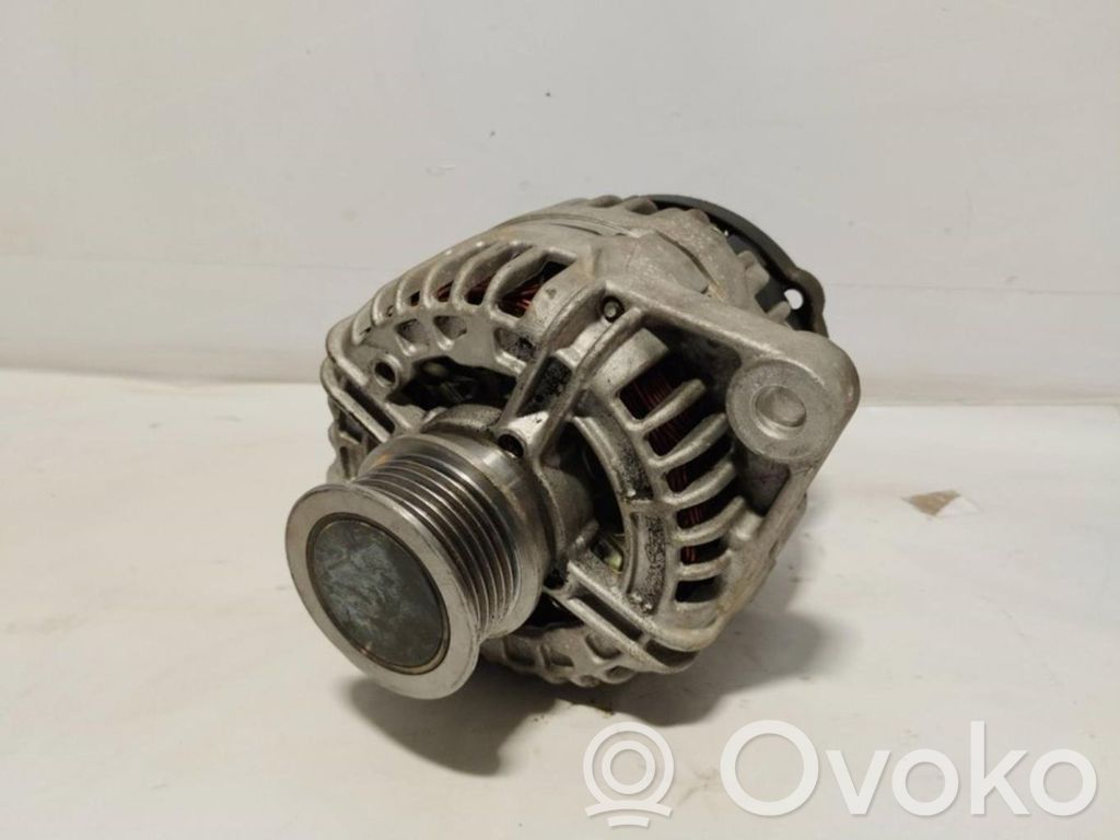 Opel Zafira B Alternator 