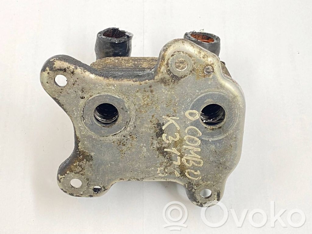 Opel Combo C Radiator ulei motor 