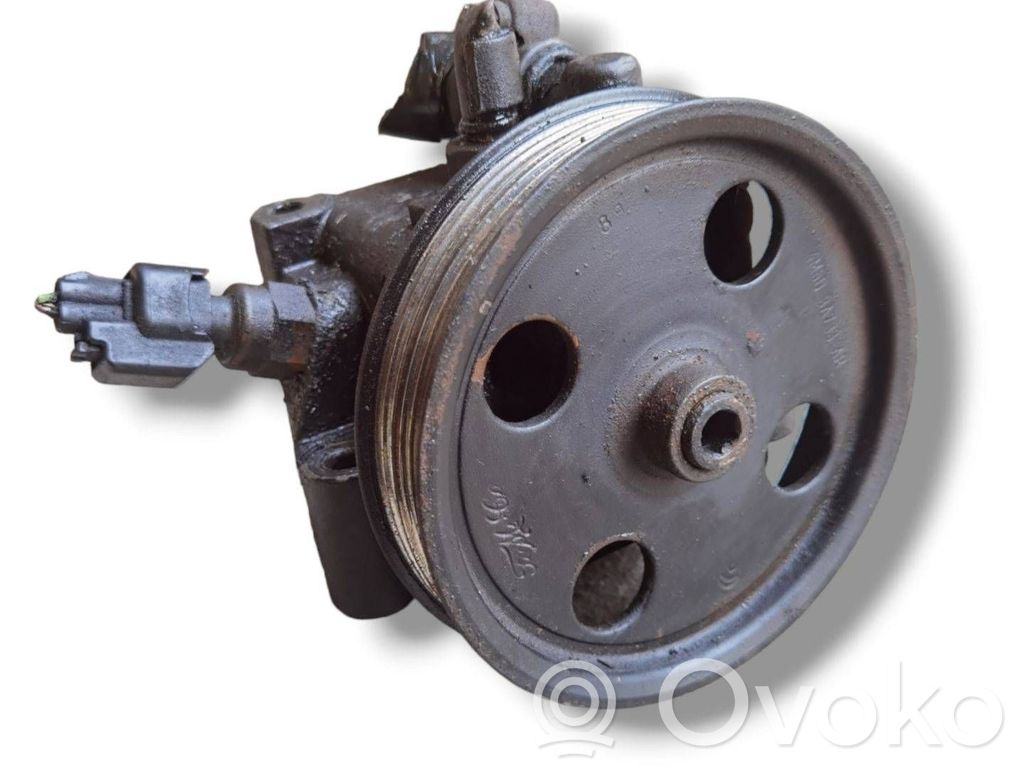 Ford Focus Ohjaustehostimen pumppu 
