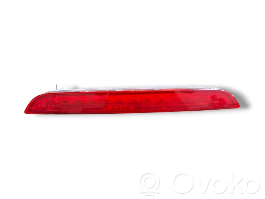 Kolmas/lisäjarruvalo   D46151580