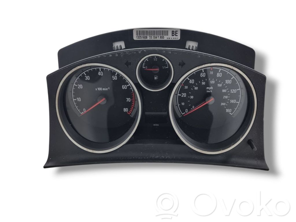 Opel Zafira B Speedometer (instrument cluster) 