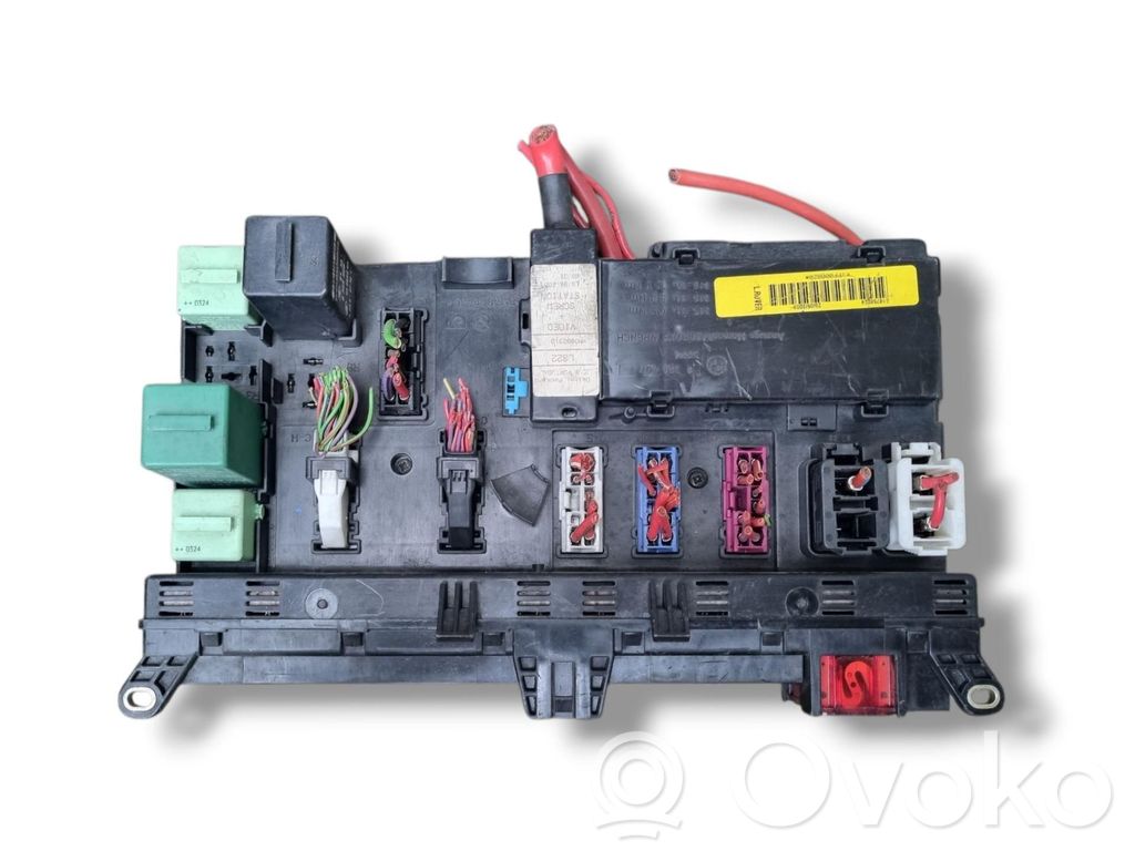 Land Rover Range Rover L322 Ramka / Moduł bezpieczników 