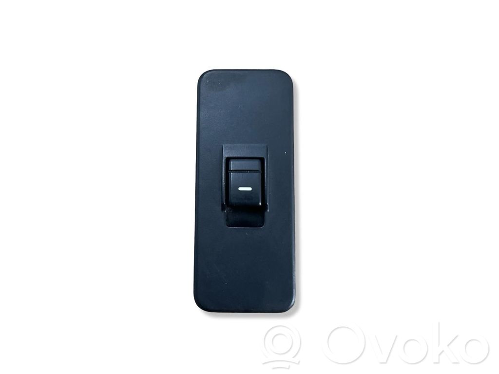 Electric window control switch   YUD501070