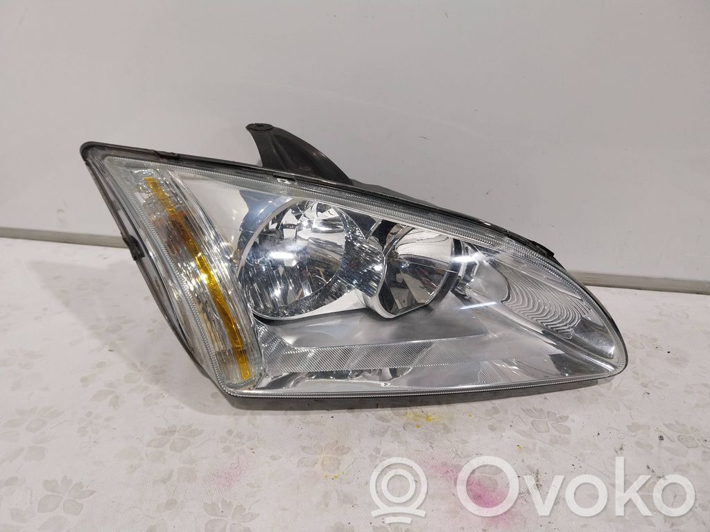 Ford Focus Headlight/headlamp 