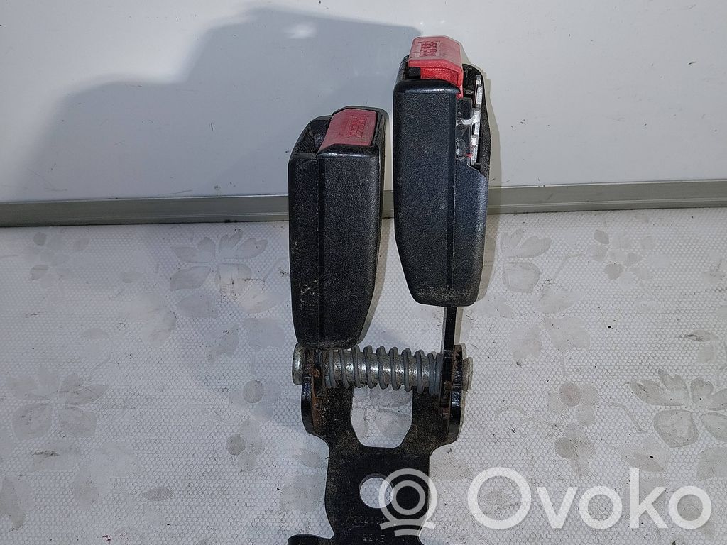 Renault Megane II Middle seatbelt buckle (rear) 