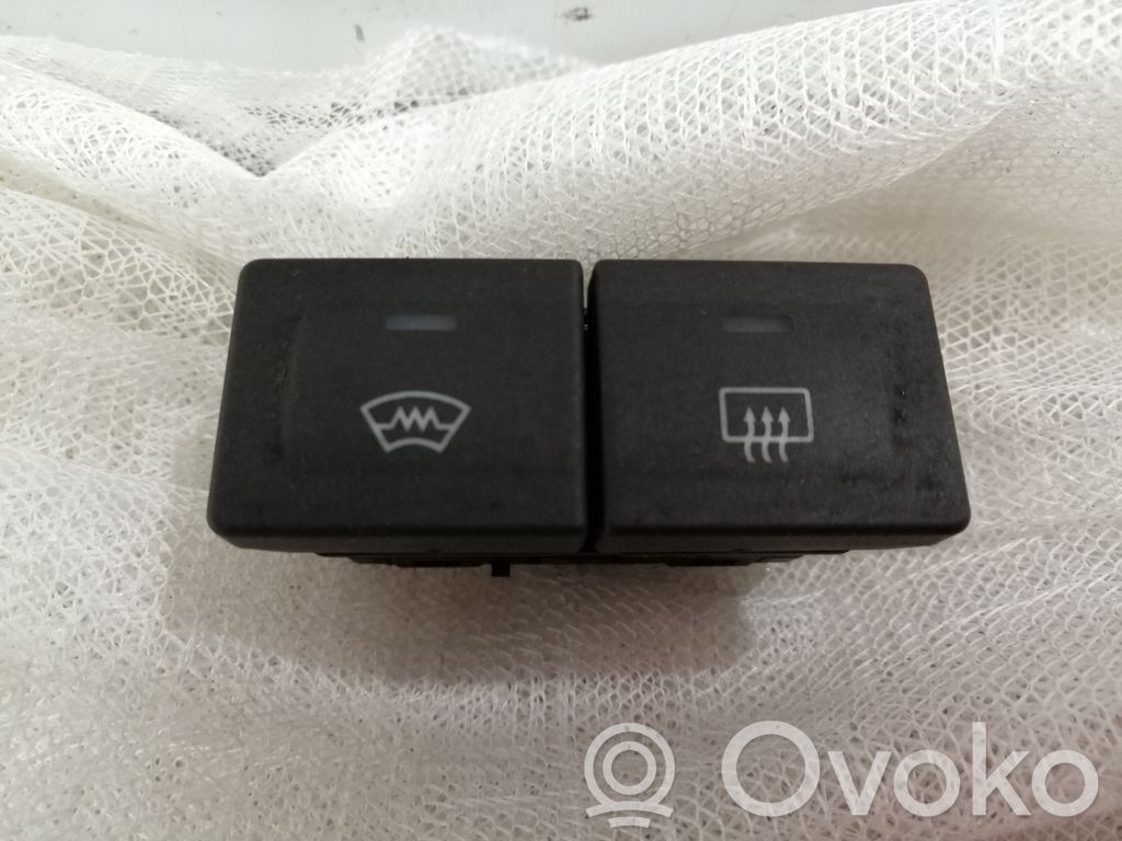 Ford Fusion Windscreen/window heater switch 
