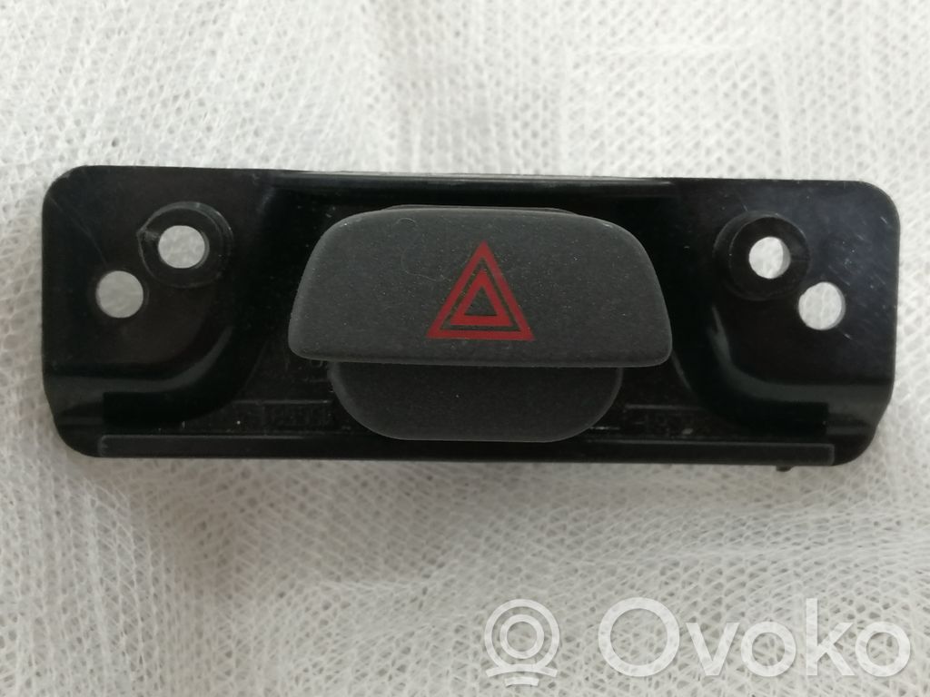 Ford Fiesta Avārijas lukturu slēdzis 
