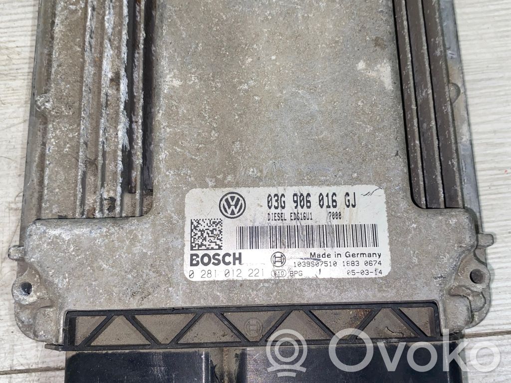 Volkswagen Golf V Engine control unit/module 