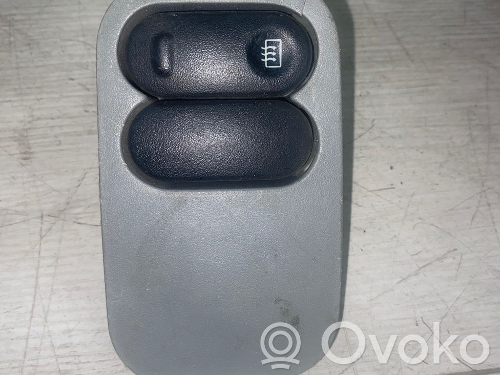 Renault Kangoo I Windscreen/window heater switch 