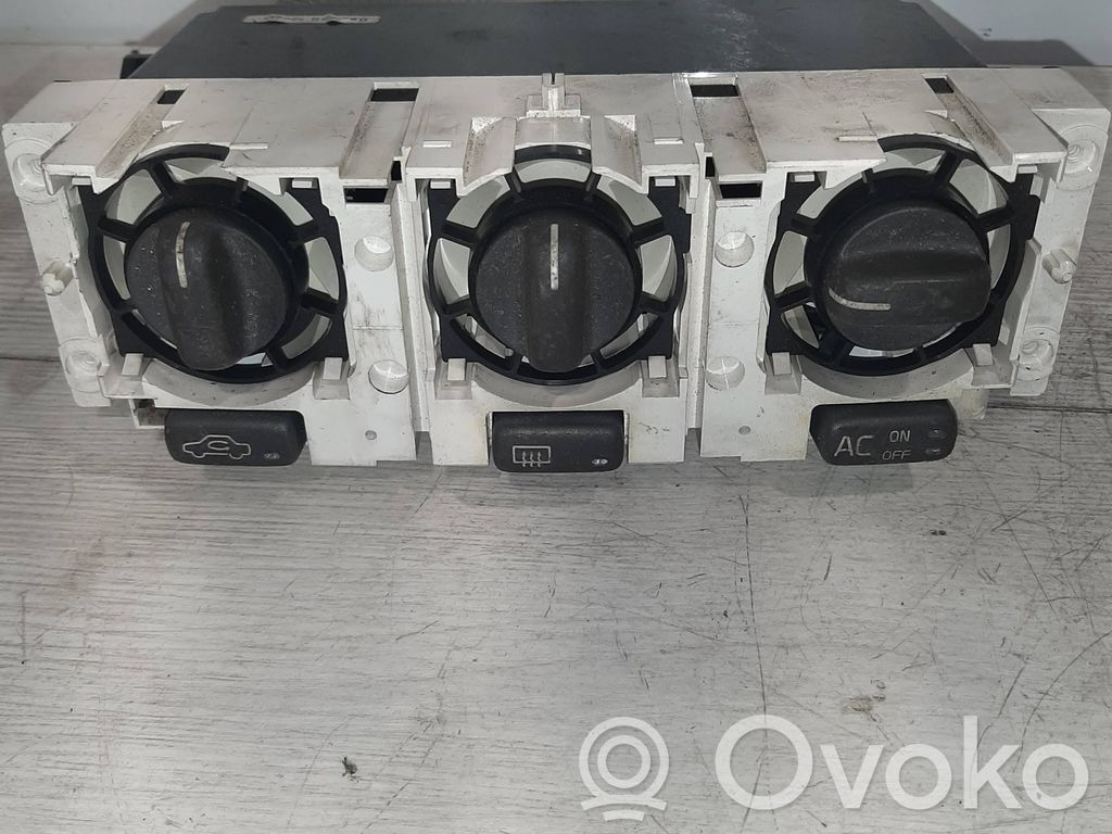 Climate control unit   889558