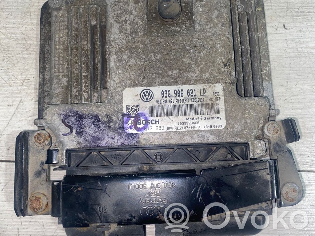 Volkswagen Touran I Engine control unit/module 