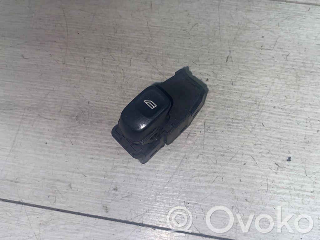 Volvo XC70 Electric window control switch 