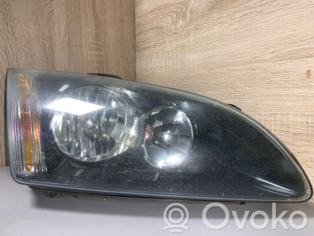 Ford Focus Headlight/headlamp 