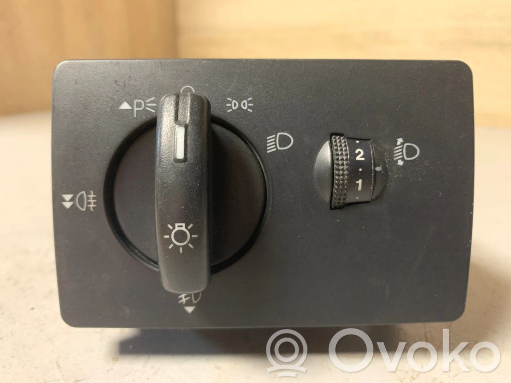 Ford Focus Light switch 