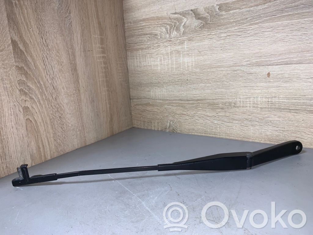 Ford Focus Front wiper blade arm 