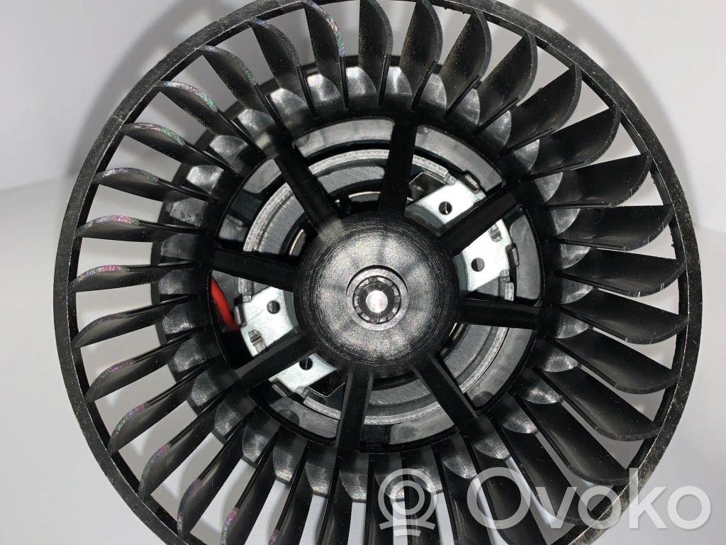 Ford Transit Mazā radiatora ventilators 