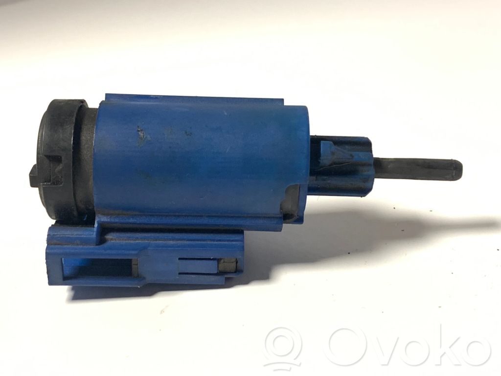 Audi A4 S4 B6 8E 8H Brake pedal sensor switch 